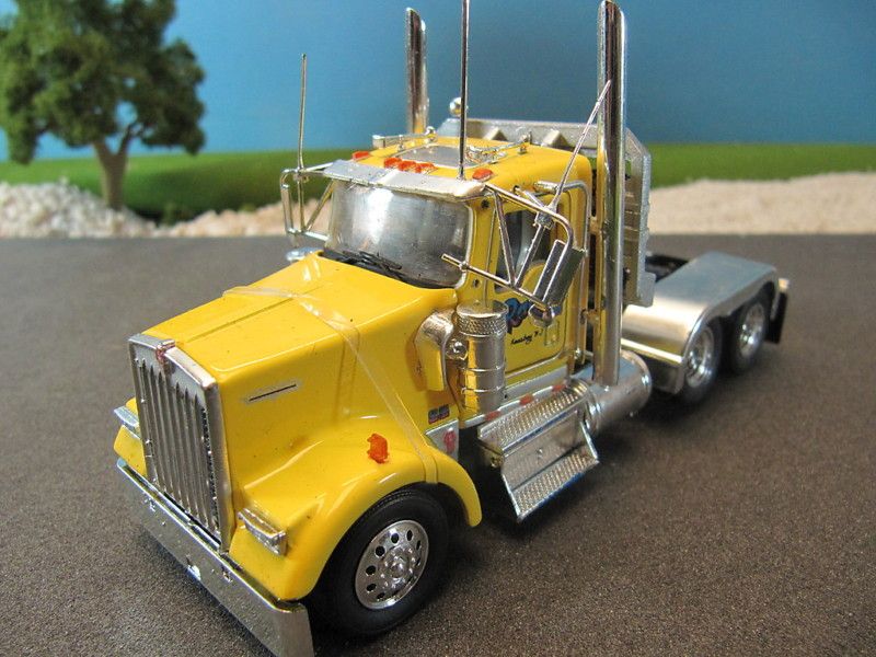   Precision Series Kenworth W900 Raczs Towing Day Cab 153  