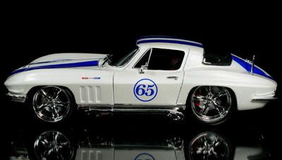 1965 Chevrolet Corvette MAISTO Kustoms Diecast 118 Scale   White 