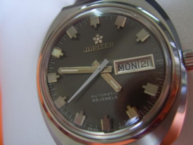 NOS JUPITER DAY DATE AUTOMATIC 25J SS SWISS MENS WATCH  