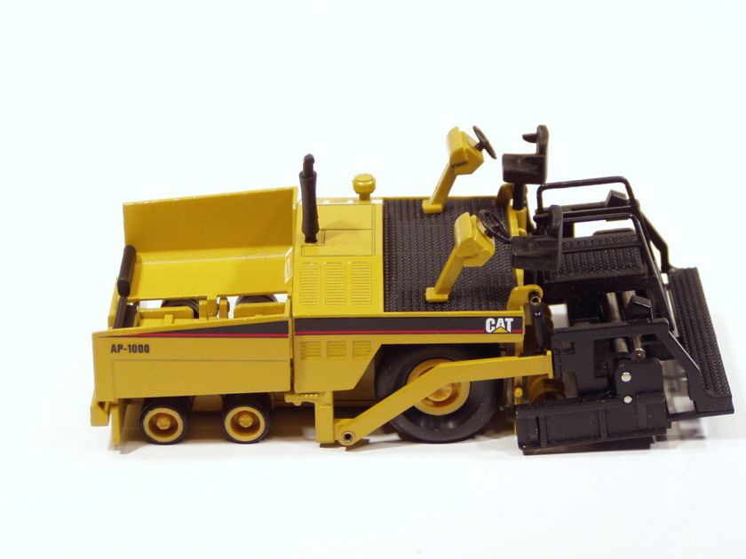 Caterpillar AP1000 Paver   LAUNCH EDITION 1/50   NZG #388.1   MIB