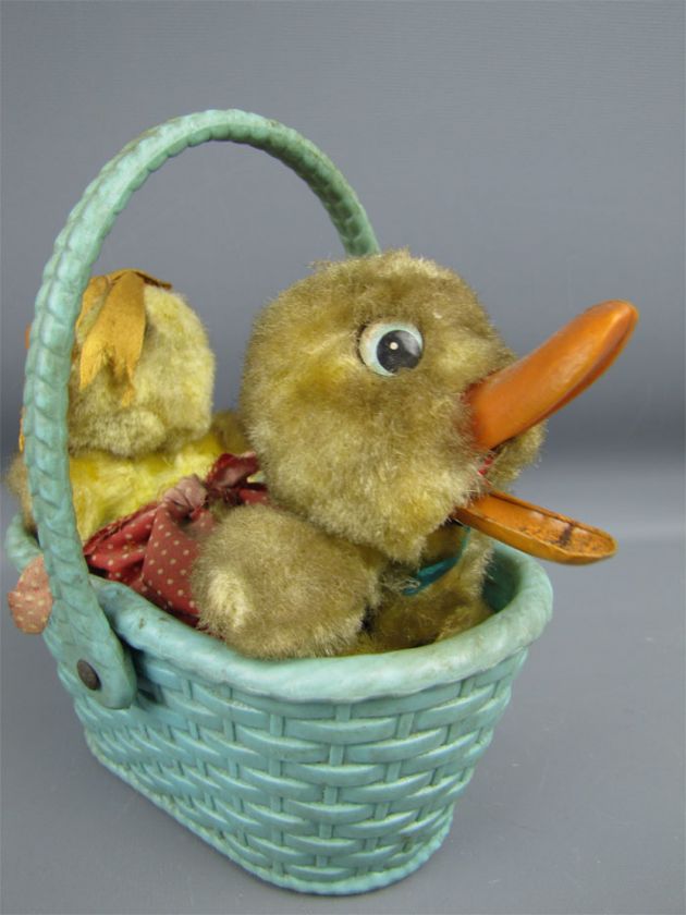 Vintage Lovely Duck Wind Up Toy MI Japan by Fuji Press  