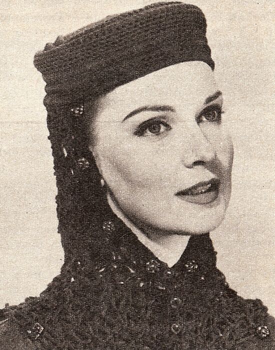 Vintage Crochet PATTERN Pillbox Hat Scarf Wimple Drape  