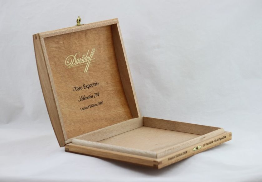 DAVIDOFF SELECCION 702 2009 LIM, CIGAR BOX WOODEN, USED  