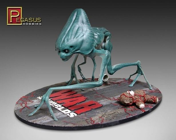 PGH9907 War of the Worlds Alien Creature Built Up 1 8 P  