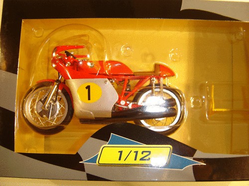 IXO 1/12   MV AUGUSTA 500 GIACOMO AGOSTINI 1967  ALTAYA  