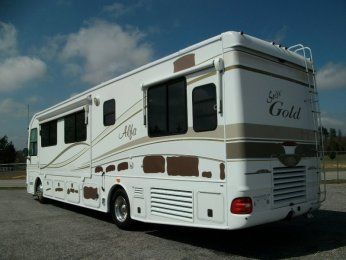 Used 04 Alfa Gold SEEYA 2 slide AquaHot 400HP RV 40 Motorhome 18kMi 