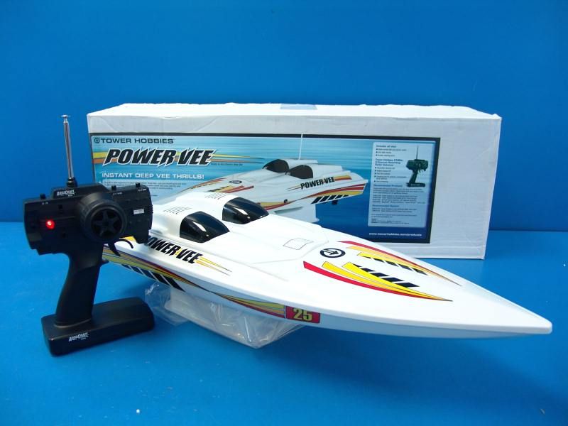 Tower Hobbies Power Vee Electric R/C RC Boat RTR TOWB03** EP AM 27MHz 