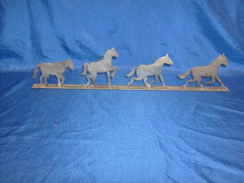 PRIMITIVE TIN HORSES IN MOTION STRIP  