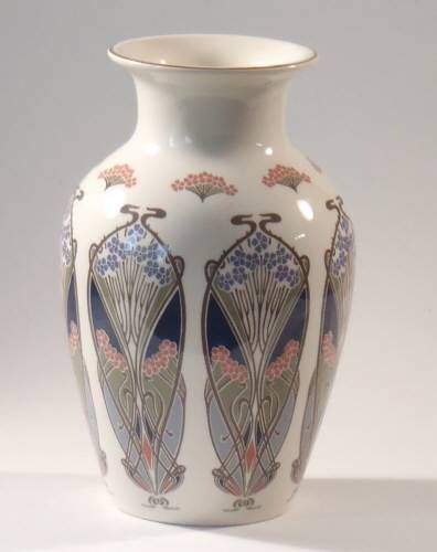 Masons England IANTHE 8 Porcelain Vase ~ Ivory w/ Art Nouveau 