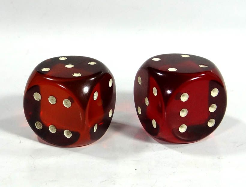 ART DECO CHERRY RED AMBER CASINO GAMBLING DICE SET 90gr  