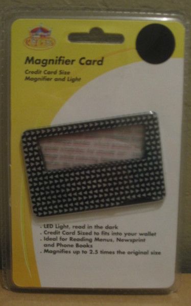 MAGNIFIER CARD CREDIT CARD SIZE WITH LIGHT 2.5 TIMES MAGNIFIER NEW IN 