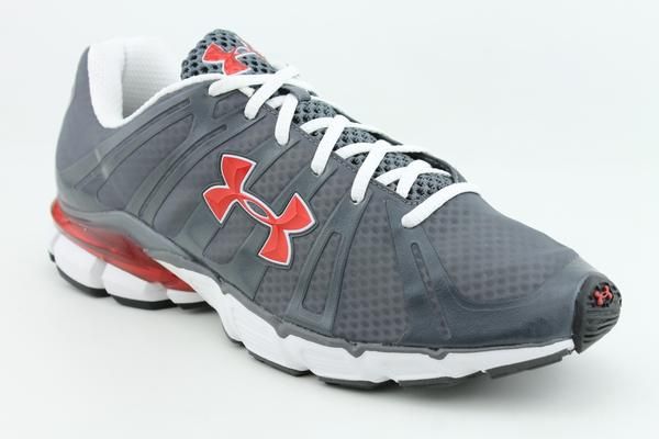 The Under Armour UA Fusion shoes feature a synthetic upper with a 