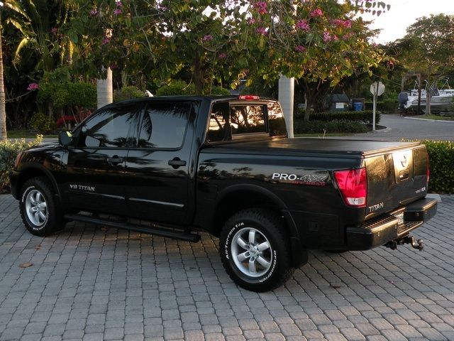 Nissan  Titan PRO 4X FFV in Nissan   Motors