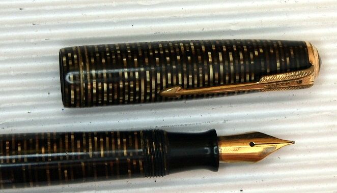 PARKER VACUMATIC GOLDEN (OUR# A713)  