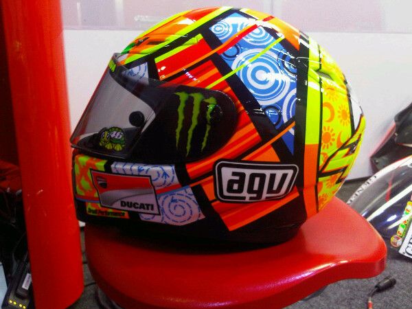   DECAL SET  TRIBU DEI CHIHUAHUA  VALENTINO ROSSI SEASON 2011  