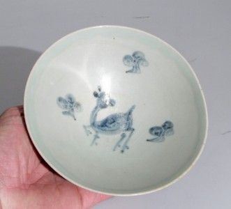 CHINESE ANTIQUE BLUE AND WHITE BOWL WITH DEER  