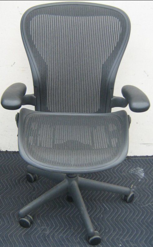 HERMAN MILLER AERON OFFICE CHAIR GRAPHITE POSTURE C  