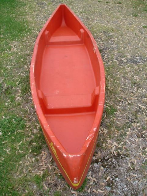   Red Styrofoam Boat Canoe Sporting Fishing Sailing Lake Water 12 Feet