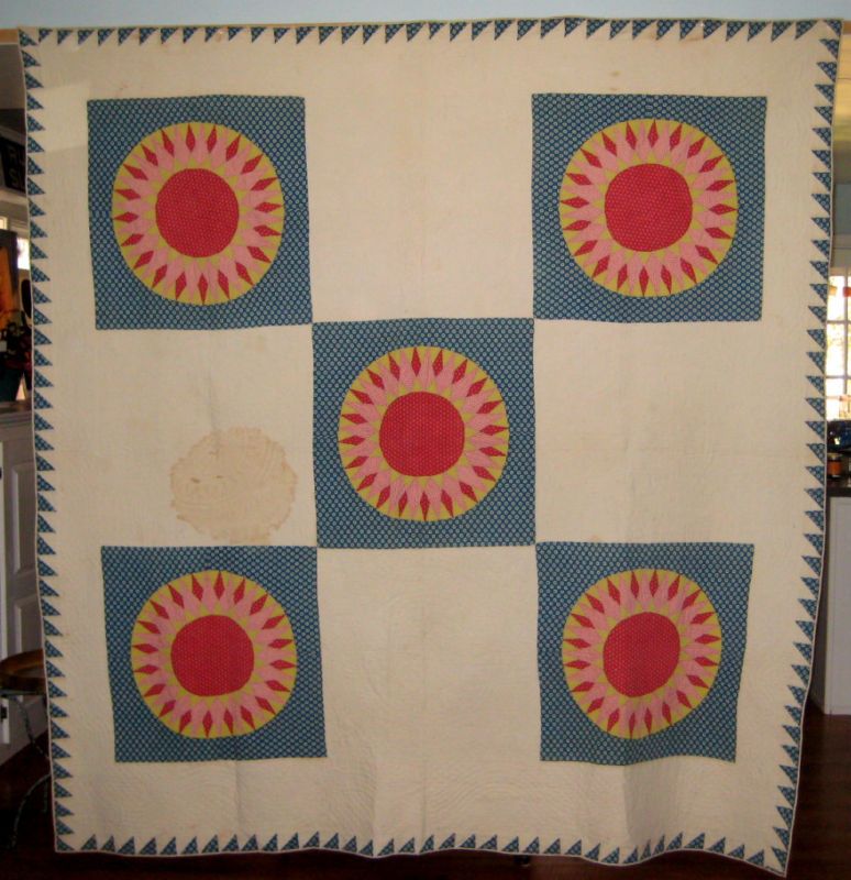 ANTIQUE MARINERS COMPASS QUILT  